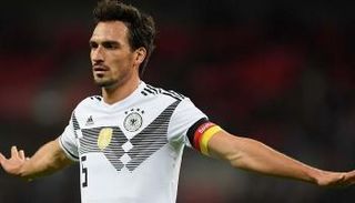 ماتس هوملز - أرشيفية 