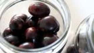 طريقة عمل الزيتون الأسود .. وأبرز فوائده