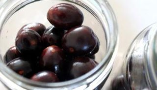 طريقة عمل الزيتون الأسود