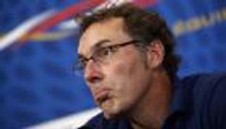 لوران بلان يهدد مهمة ساري مع تشيلسي