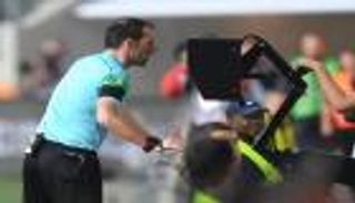 "الفيديو" قد يتسبب في طرد اللاعبين بكأس العالم