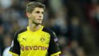 والد بوليسيتش يسخر من ربط نجله بالدوري الإنجليزي