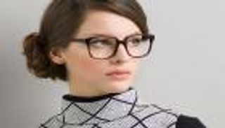 ارتداء النظارات الطبية دليل على شدة الذكاء