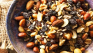  انتبه.. 8 أطعمة صحية تحتوي على سعرات حرارية عالية