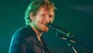 إد شيران يفوز باثنتين من جوائز "أيفور نوفيلو" الموسيقية