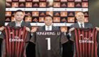 رئيس ميلان يقترب من إنقاذ ملكيته للنادي