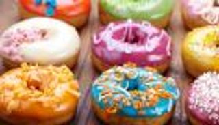 هوليوود تحتفل باليوم الوطني لحلوى الدونت على طريقتها