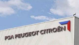 بيجو الفرنسية تبدأ تعليق نشاطها في إيران 