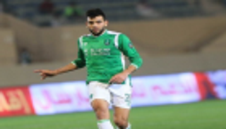 أهلي جدة يتجه لإنهاء علاقته بالتونسي بن عمر