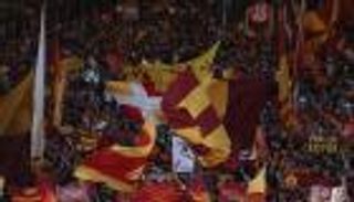 اليويفا يعاقب روما بسبب شغب جماهيره