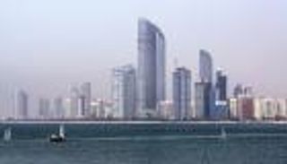 "بلومبرج" أبوظبي تحفز اقتصادها لتقليص اعتماده على النفط