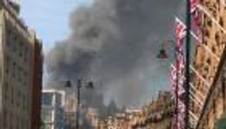 لندن.. حريق هائل بفندق و20 سيارة للسيطرة عليه