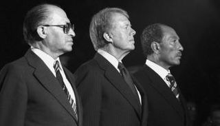 السادات وكارتر وبيجن