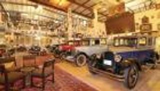 بالصور.. سعودي يؤسس متحفا يضم نصف مليون قطعة تراثية