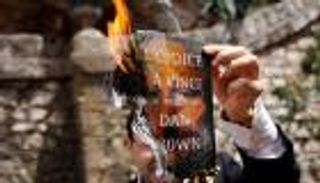 4 روايات منعتها المكتبات وحققت نجاحا كبيرا في السينما والتلفزيون