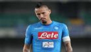 هامسيك يتسبب في أول أزمة بين أنشيلوتي وإدارة نابولي