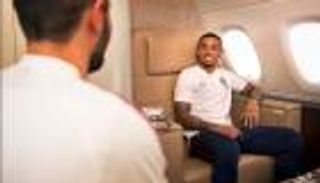 مانشستر سيتي يطلق ميزة "فلاينج فيت" لتجنب مشقة السفر للاعبين