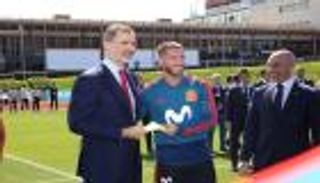 بالفيديو.. ملك إسبانيا يدعم لاعبي "الماتادور" قبل انطلاق المونديال