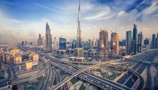 درجة الحرارة العظمى في دبي 40 والصغرى 33