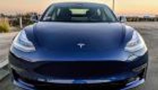 إليون ماسك يكشف عن سعر وموعد طرح النسخة الجديدة من تيسلا 3