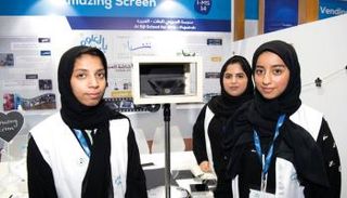 3 طالبات بالإمارات يحولن شاشات العرض المسطحة إلى 3D