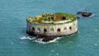 جزيرة بريطانية بسعر مغر 