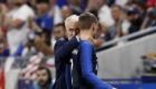 ديشامب يؤكد بقاء جريزمان في إسبانيا