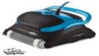 بالفيديو.. روبوت ينظف حمام سباحة 