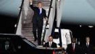 بالصور.. ترامب يصل إلى سنغافورة لعقد قمة تاريخية مع كيم