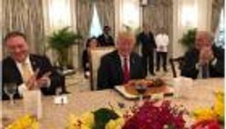 كعكة "كاتو" هدية سنغافورة لترامب في عيد ميلاده