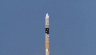 لحظة إطلاق الصاروخ الذي يحمل القمر الصناعي الجديد - أ.ف.ب