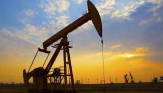 النفط يبدد جزءا من مكاسبه