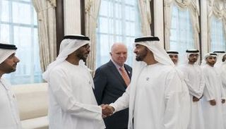 محمد بن زايد يستقبل وفدي جهاز أبوظبي للاستثمار وديوان المحاسبة