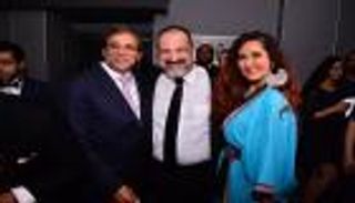 بالصور: نجوم الفن والسياسة في العرض الخاص لفيلم "كارما"