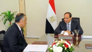 الرئيس السيسي يجتمع بمحافظ البنك المركزي المصري