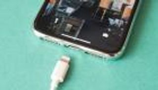 أبل تخطط لاستبدال موصل Lightning بـ USB-C