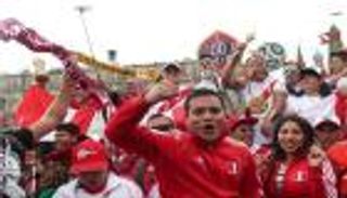 جماهير أمريكا اللاتينية تخطف الأضواء في موسكو