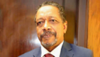 وفاة محافظ بنك السودان المركزي في تركيا