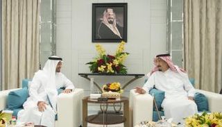 خادم الحرمين الشريفين الملك سلمان بن عبد العزيز و الشيخ محمد بن زايد 