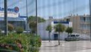 فرنسا.. امرأة تصيب شخصين بمشرط والشرطة توقفها