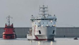 السفينة أكواريوس تصل إسبانيا - أ. ف. ب