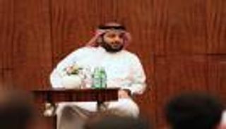 فيديو.. تركي آل الشيخ يستقبل الإعلاميين واللاعبين القدامى في موسكو