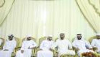 محمد بن زايد يقدم واجب العزاء في شهداء الوطن