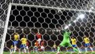 سويسرا تهدي صربيا صدارة المجموعة الخامسة بالتعادل مع البرازيل