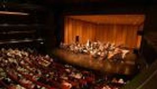 أوركسترا ”مارينسكي“ الروسية تعزف على مسرح إثراء للمرة الأولى