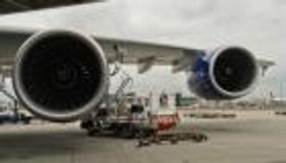 جامعة الإمارات تُطور تقنية لإطالة عمر محركات الطائرات