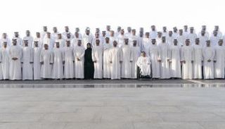 الشيخ محمد بن زايد آل نهيان مع الوفد العسكري والمدني