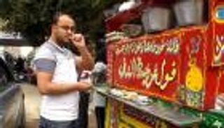 المالية المصرية تحسم الجدل حول ضرائب الآيفون وعربات الفول