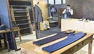 جينز ياباني يدوي الصنع بـ2000 دولار 