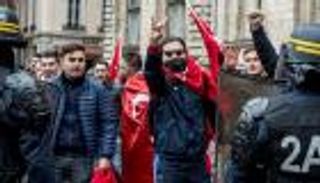 إعلام فرنسي: فرص فوز أردوغان ضعيفة وأنصاره "عصابة"